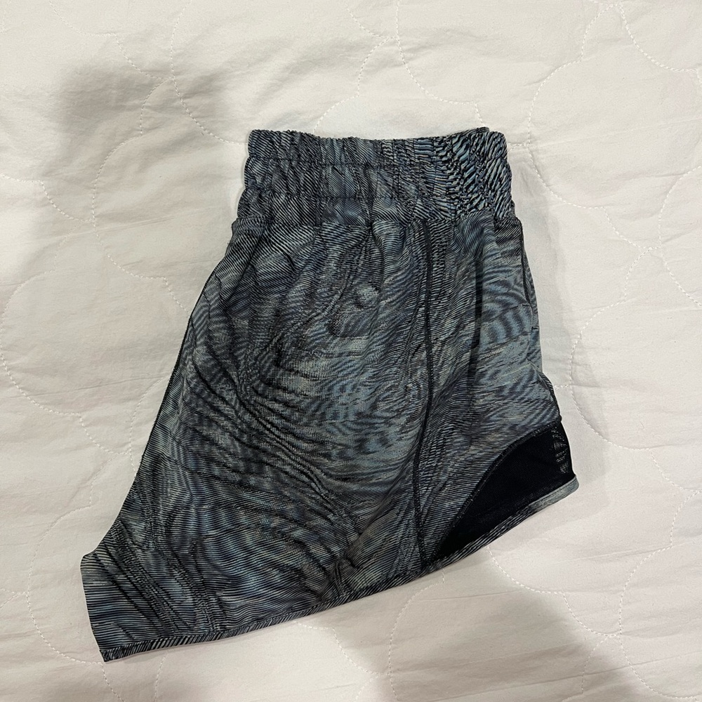 Lululemon Hotty Hot LR Short 2.5’’ *Lined